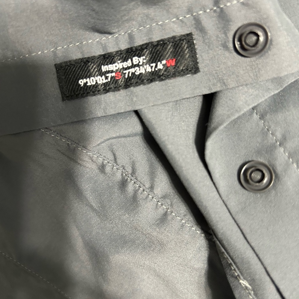 Marmot outdoor Gray Jacket with Red Trim with frontal zipper pocket, Hiking - Picture 7 of 8